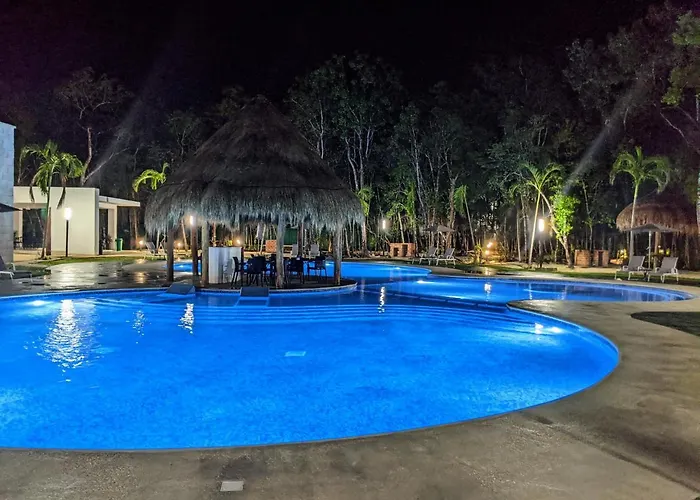 2-bedroom By The Jungle W/ Swimming Pool